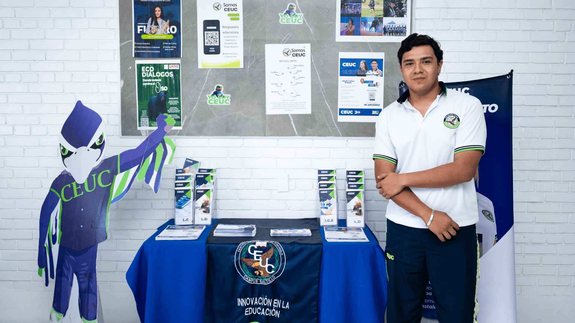 Alumnos de Bachillerato CEUC en campus
